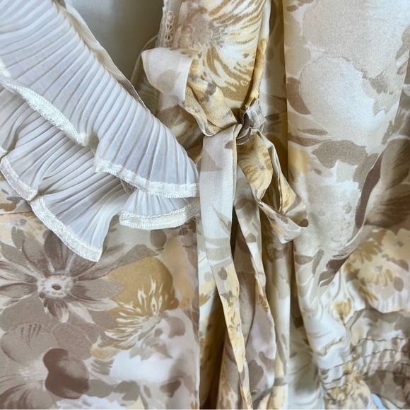 Vintage Robe in Amazing Brown/Neutral Floral Print with Lace Details Handmade - Picture 5 of 11